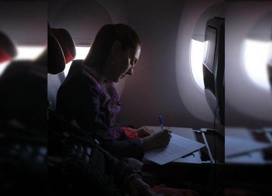 La presidenta viajó el jueves desde la Ciudad de México en el vuelo comercial IB 312 de la aerolínea española Iberia y en clase turista. Por cuestiones de protocolo fue recibida a su llegada a la capital española la tarde de este viernes 18 de abril (hora española) por el embajador de México en España, Quirino Ordaz Coppel. FOTO: Especial