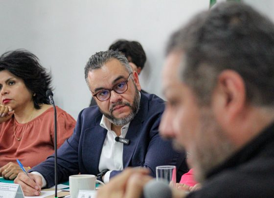 El alcalde de La Magdalena Contreras, Fernando Mercado Guaida, compareció este viernes ante el Congreso de la Ciudad de México, donde presentó los avances, acciones estratégicas y resultados obtenidos por su administración en materia de seguridad, prevención de riesgos, infraestructura hidráulica, atención ciudadana y fortalecimiento comunitario. FOTO: Especial