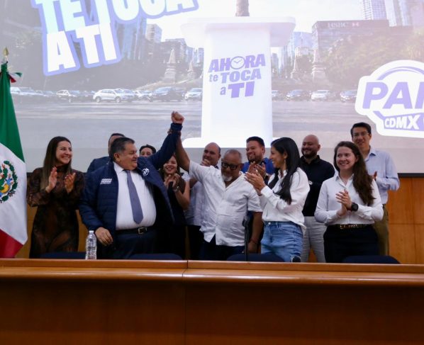 Alarcón dejó su militancia tricolor de 40 años molesto por el autoritarismo del presidente nacional, Alejandro (a) Alito Moreno, quien quiere imponer como candidata a la coordinadora de los diputados de su partido en el Congreso local, Tania Larios. FOTO: Especial