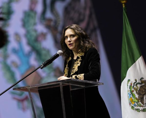 Es insólito, señala, que Sheinbaum “amenace a una representante política de otro país porque no esté de acuerdo con sus ideas, y no actúe con el respeto con el que ella es recibida en España. La deriva totalitaria y violenta de México conduce al país a graves episodios antidemocráticos como el que se vive hoy.” FOTO: Especial