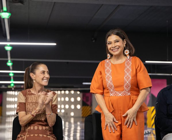 La Jefa de Gobierno, Clara Brugada Molina, afirmó que la remodelación integral del Aeropuerto Internacional de la Ciudad de México (AICM) representa una obra estratégica para fortalecer la conectividad, la competitividad y el desarrollo del país, al tratarse de la principal puerta de entrada de México al mundo y uno de los aeropuertos más importantes de América Latina. FOTOS: Especial