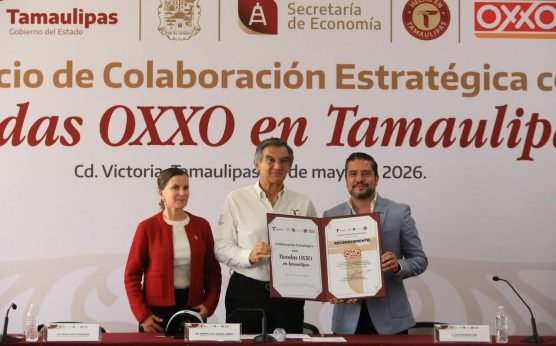 Al atestiguar el anuncio de inversión por 300 millones de pesos y la apertura de 60 nuevas tiendas de la cadena OXXO en el estado -que generarán 450 empleos directos-, el gobernador de Tamaulipas, Américo Villarreal Anaya, sostuvo que esta decisión refleja la confianza de las empresas en las condiciones de desarrollo y seguridad que hay en la entidad. FOTO: Especial