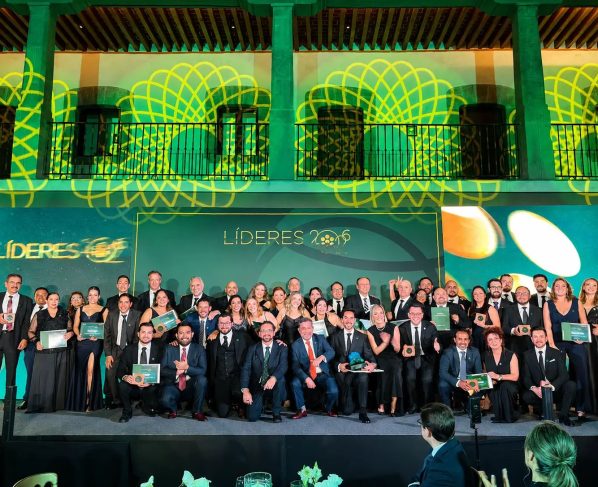 SOC no sólo resistió sino que creció en uno de los años más desafiantes de la banca comercial, y por ello es que reconoció a los 37 brokers que hicieron posible ese resultado con la mayor colocación crediticia de su red. FOTO: Especial