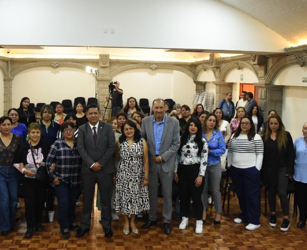 El “Curso de Formación Política para Mujeres Sindicalistas” se llevó a cabo en el Auditorio “Benito Juárez”, ubicado en el edificio “Zócalo” del Congreso local, y fue impartido por la activista y feminista Wendy Castalia.