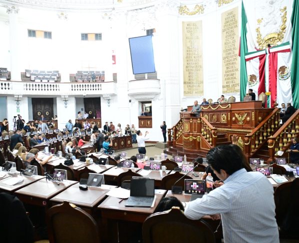 Desde los tiempos dorados del corporativismo priísta, los sindicatos aprendieron que la defensa de los trabajadores podía convivir perfectamente con los privilegios, las cuotas de poder y las canonjías administrativas. FOTO: Especial